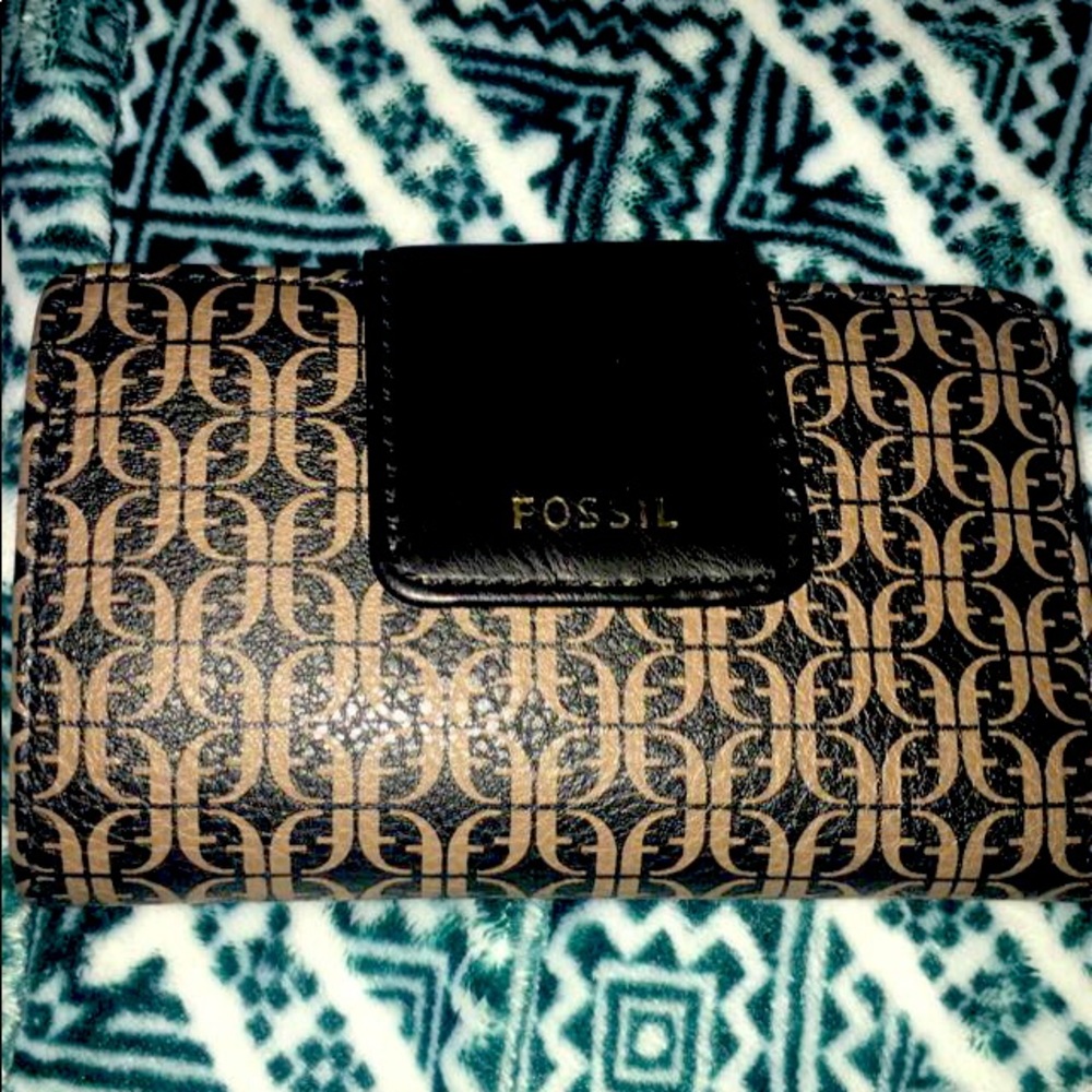 Fossil wallet